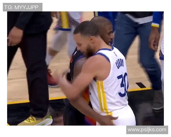 惺惺相惜！库里拥抱三分大赛冠军利拉德：很高兴见到你 我的兄弟